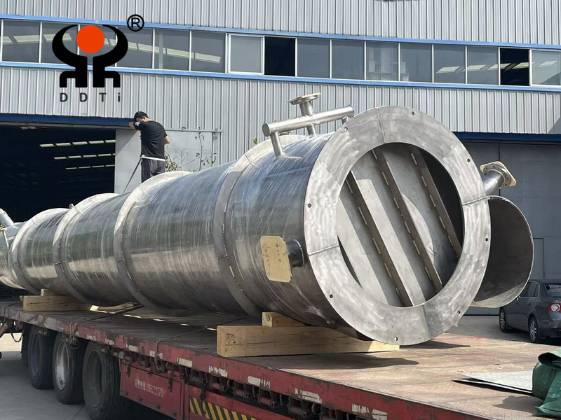 Titanium distillation tower